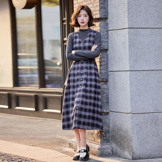 HRYF9688 小香风格子背心连衣裙女2024秋季新款修身显瘦遮肚中长款两件套裙 商品图2