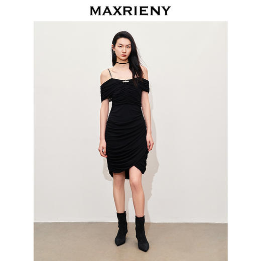 【浪漫上新-商场同款】MAXRIENY*派对抽褶一字肩吊带连衣裙(货号:MC85DR340) 商品图1