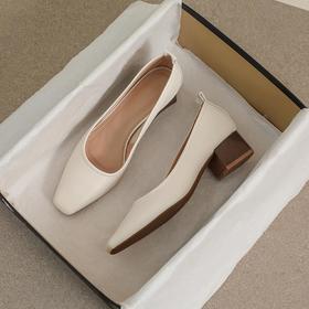 维微女郎尖头单鞋女粗跟秋季百搭软底晚晚风豆豆鞋大码瓢鞋