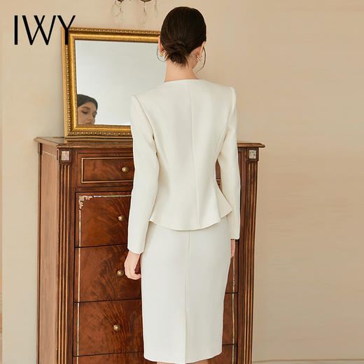 IWY/米白色圆领职业套装时尚*气质女神范医美服饰商务接待两件CS2040
-M 商品图3