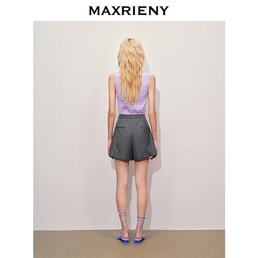 【浪漫度假-商场同款】MAXRIENY*华丽毛衫条纹珠光POLO领上衣(货号:MC85SW310) 商品图3