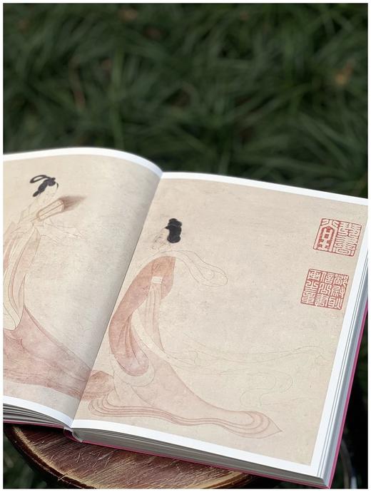 《千秋佳人》，编者:邢陆楠，16开，软精装，版张:15.5，故宫出版社2024年8月一版一印。定价320，售价256元。 商品图3