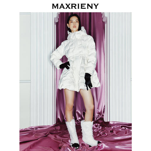 【MAXRIENY x Hello Kitty联名系列】刺绣羽绒服女中长款冬季新款(货号:MC88DC774) 商品图1