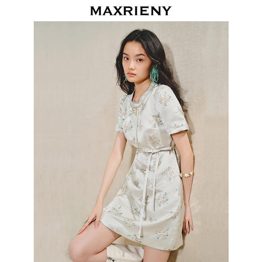MAXRIENY贵雅新中式连衣裙2024秋冬新款收腰系带国风娃娃裙(货号:MS85DR523) 商品图2