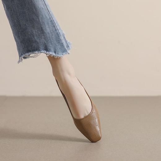 维微女郎尖头单鞋女粗跟秋季百搭软底晚晚风豆豆鞋大码瓢鞋 商品图3