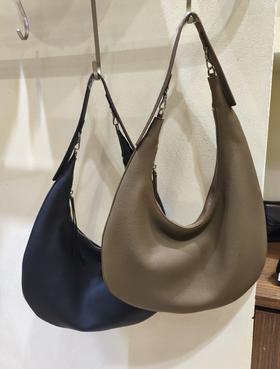 【门店同款】ENJOY常卖小众设计简约质感月牙包 159401375