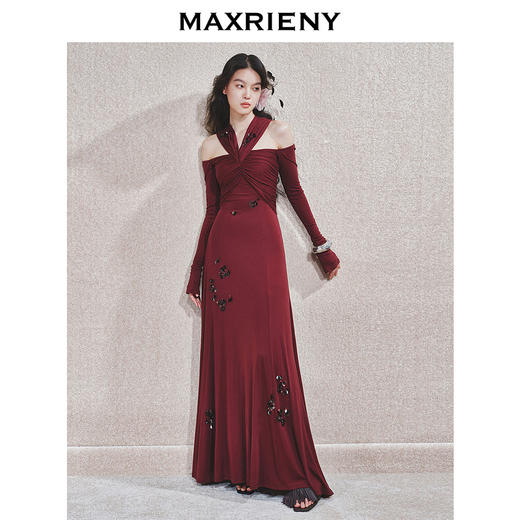 【主题纪念款】MAXRIENY酒红针织性感钉珠连衣裙2024秋冬新款(货号:MC85DR563) 商品图2
