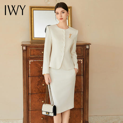 IWY/米白色圆领职业套装时尚*气质女神范医美服饰商务接待两件CS2040
-M 商品图1
