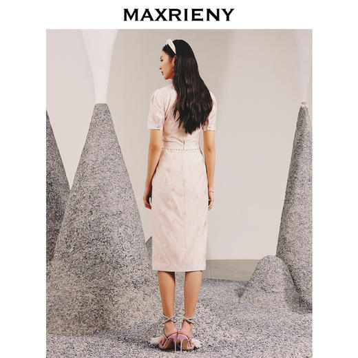 MAXRIENY浪漫复古感粉色提花收腰上衣春(货号:MC88TP088) 商品图3