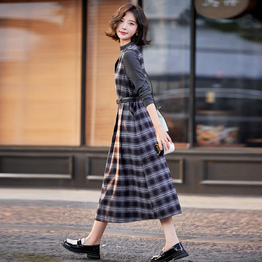 HRYF9688 小香风格子背心连衣裙女2024秋季新款修身显瘦遮肚中长款两件套裙 商品图3