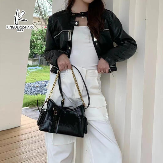 经典鲨2024年秋季新款潮流色安可拉红气质单肩斜挎女士手提包KGB17-D355511 商品图3