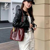 经典鲨2024年秋季新款时尚百搭大容量水桶包气质女士手提包KGB17-D35551 商品缩略图3