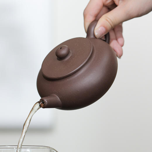 高级工艺美术师何觅出品扁圆紫砂壶 商品图2