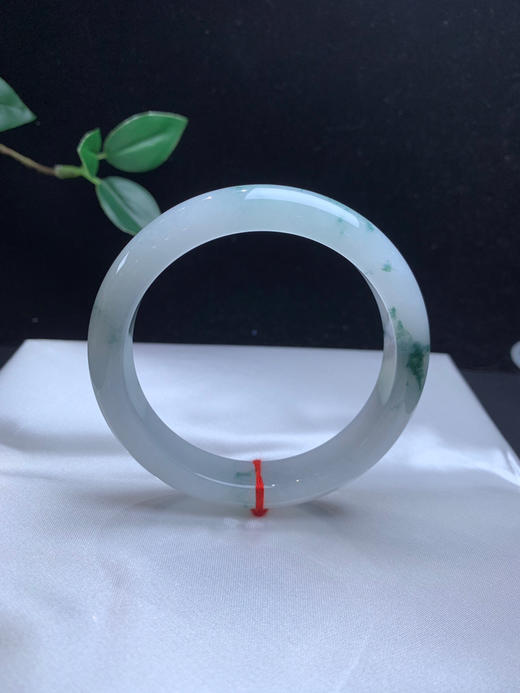 611198 正圈58冰飘花手镯，12.5-8.9mm，冰润干净。很秀气 商品图5