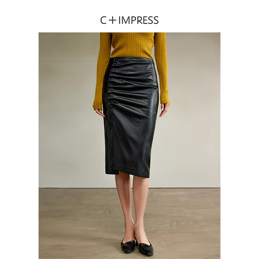 西嘉【秋季新品】*蛋白皮褶裥设计感多扣开衩静奢风直筒皮裙（BQ2403056） 商品图0