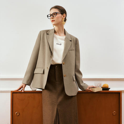 OLrain欧芮儿卡其色短外套女秋季2024年新款通勤高级感百搭西装 商品图3