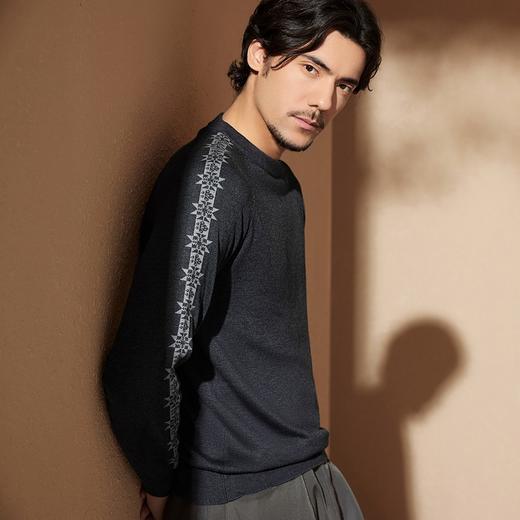 【非遗苗绣蝴蝶妈妈系列】柒牌毛衣男冬季新款圆领保暖休闲针织衫	127Y71020 商品图1