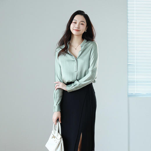 火桐hooton 鎏金岁月 22姆米缎面绉V领上衣YT2008 商品图1