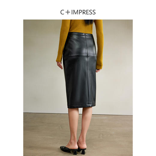 西嘉【秋季新品】*蛋白皮褶裥设计感多扣开衩静奢风直筒皮裙（BQ2403056） 商品图2