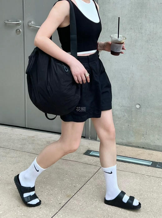 【冰淇淋短袜盒装】质感好/舒适/耐穿/吸汗透气 素染高级 水洗不易褪色 超大弹力 面料很舒服不会掉落，挺透气搭配老爹鞋小白鞋拖鞋都OK，潮人必备 真的极力推荐 商品图3