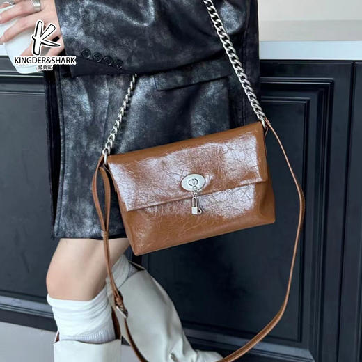 经典鲨2024年秋季新款时尚气质大容量单肩斜挎链条包KGB37-D360821 商品图3