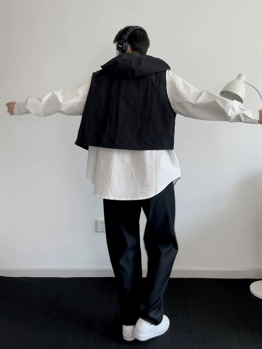 🤩🤩【初秋必入款】山系连帽机能风情侣款马甲：🍂柔软又挺阔🐮版型宽松 无束缚，🌈安排个情侣装再适合不过啦~  商品图3