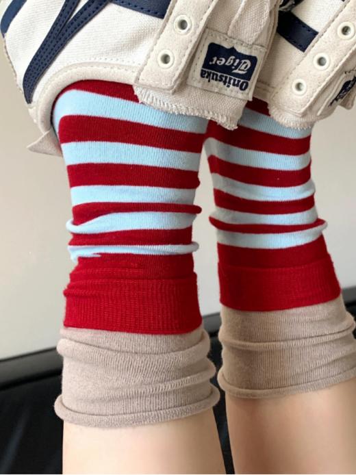 🎉🎉🎉【美拉德双袜口条纹中筒袜】👉1.无骨袜头高支优质精梳棉 ，🍁含棉量高，棉料软乎糯唧唧 ~ 2.条纹双袜口撞色亮色系 商品图2