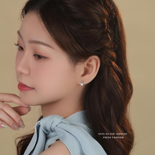 【蝶翼翩舞】S925银锆石满镶蝴蝶耳饰【YXS-E4443】 商品图3