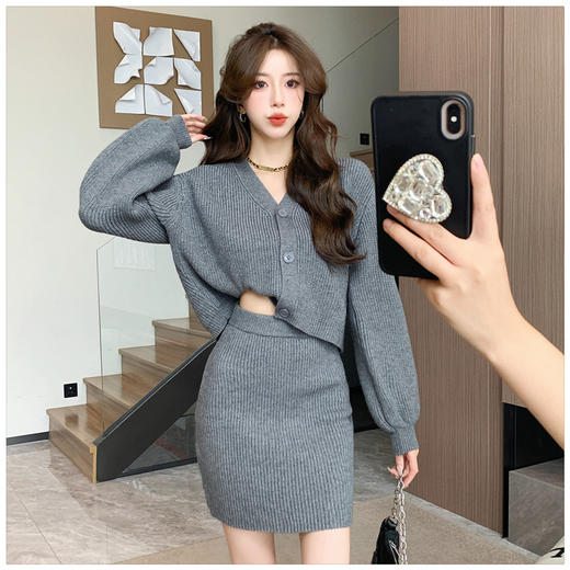 秋冬【韩版V领针织开衫两件套装】短款毛衣高腰包臀半身短裙 毛衫两件套装女潮 商品图5