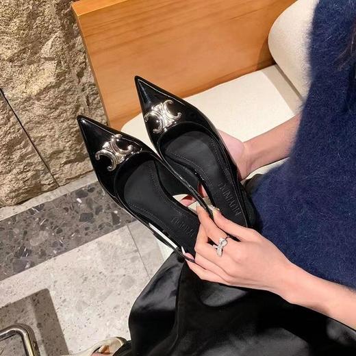 赛琳夏季银色凯旋门系列！新款银色尖头高跟鞋（HC） 商品图7