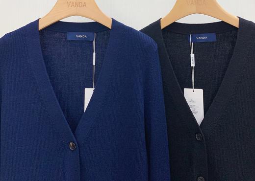 坑条V领羊毛开衫 商品图1