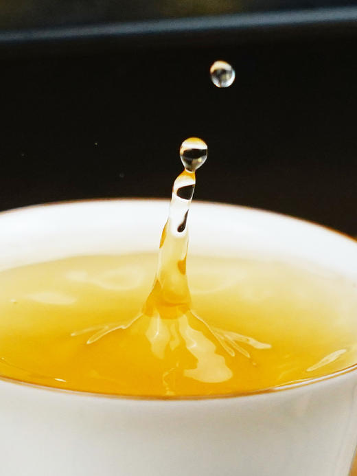 【整提出售】【冰岛王单株】2024年头春头采临沧大忠山700年以上古树茶 近几年升值蕞快的普洱山头 357g/饼 商品图3