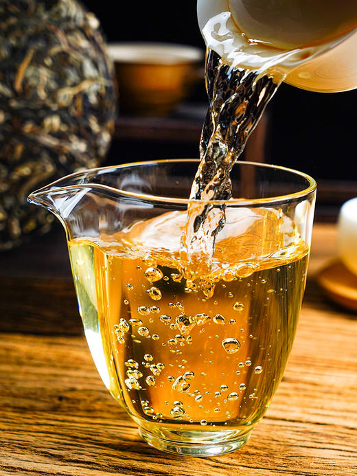 【整提出售】【冰岛王单株】2024年头春头采临沧大忠山700年以上古树茶 近几年升值蕞快的普洱山头 357g/饼 商品图1