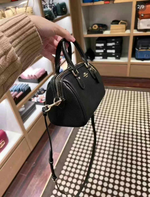 ¥1399🇺🇸✈️🇨🇳Coach mini迷你波士顿万能百搭 不过时 还好看呀！深棕老花&黑色全皮 金色五金 尺寸17.5*13*8.5cm，无压力容纳plus手机！ 商品图5