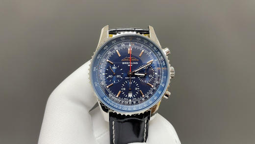 NOOBMaker百年灵❕❕全新航空计时腕表（Navitimer）问世70周年，百年灵以大胆色彩焕新演绎经典腕表。尺寸43mm➕316进口精钢『非国产材质』迭代款无疑是地道的航空计时腕表‼️‼️‼️ 商品图0