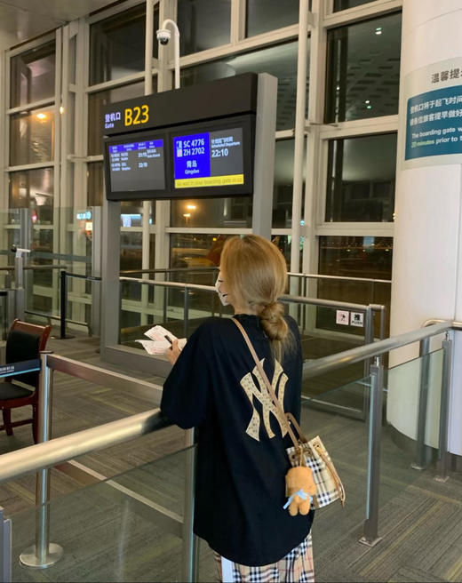 巴宝莉格纹水桶斜挎单肩包（CB） 商品图6