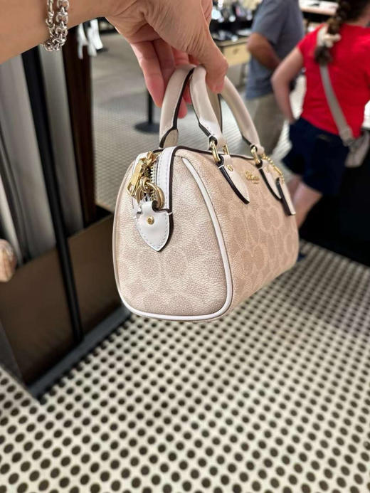 ¥1399🇺🇸✈️🇨🇳Coach mini迷你Rowan波士顿❗❗新款 🔥🔥老花🐰尺寸17.5*12*10cm 商品图1