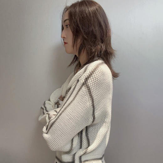 Z2圆领镂空撞色宽松毛织上衣40810（白） 秋季 243040370321 商品图1