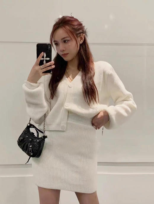 秋冬【韩版V领针织开衫两件套装】短款毛衣高腰包臀半身短裙 毛衫两件套装女潮 商品图8