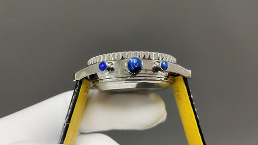 NOOBMaker百年灵❕❕全新航空计时腕表（Navitimer）问世70周年，百年灵以大胆色彩焕新演绎经典腕表。尺寸43mm➕316进口精钢『非国产材质』迭代款无疑是地道的航空计时腕表‼️‼️‼️ 商品图5