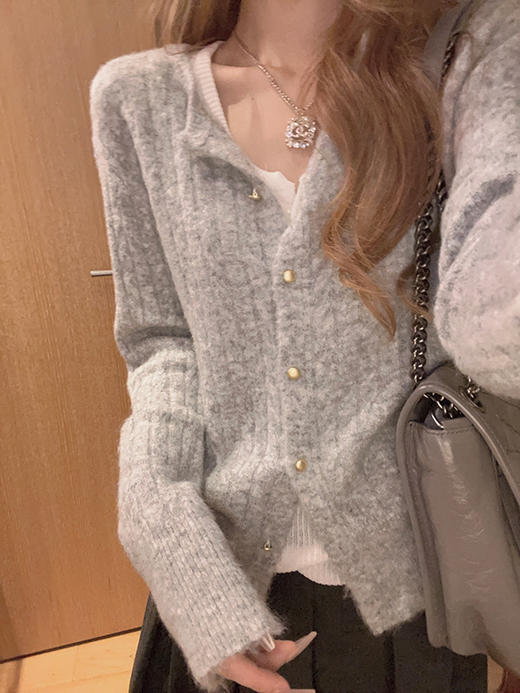 比羊绒还软的开衫 商品图2