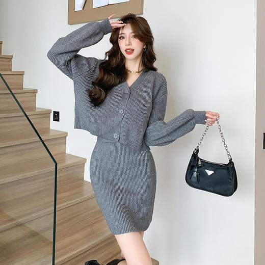 秋冬【韩版V领针织开衫两件套装】短款毛衣高腰包臀半身短裙 毛衫两件套装女潮 商品图2