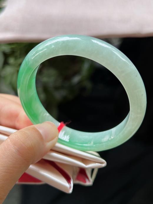 57圈口翡翠手镯 商品图3