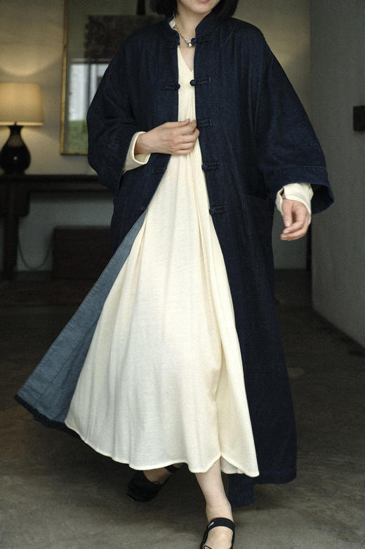 「GURU」牛仔中式盘扣长衫超柔风衣 商品图1