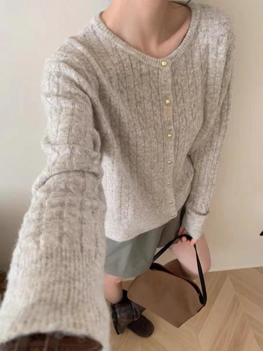 比羊绒还软的开衫 商品图6