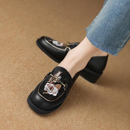 【预售5天】全皮女鞋方跟圆头金属扣件深口单鞋复古低跟刺绣乐福鞋NDXC&6727 商品图3