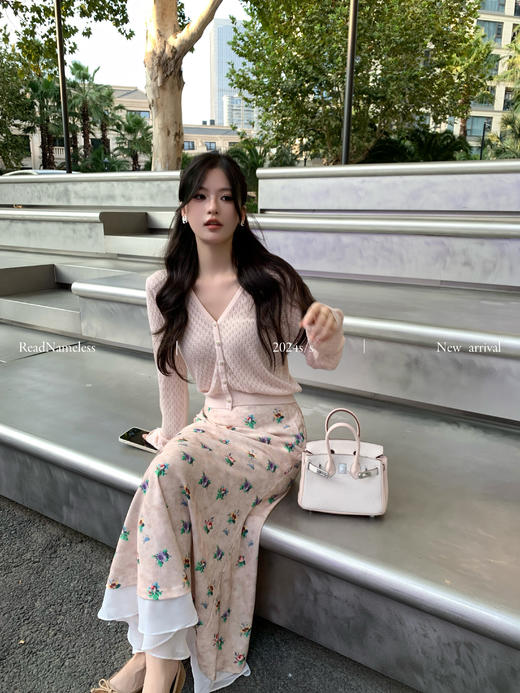 Read Nameless /肉粉天蚕丝镂空开衫 +韩国碎花拼接雪纺边半身裙  2024/9/12 商品图10