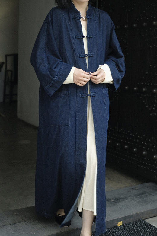 「GURU」牛仔中式盘扣长衫超柔风衣 商品图0