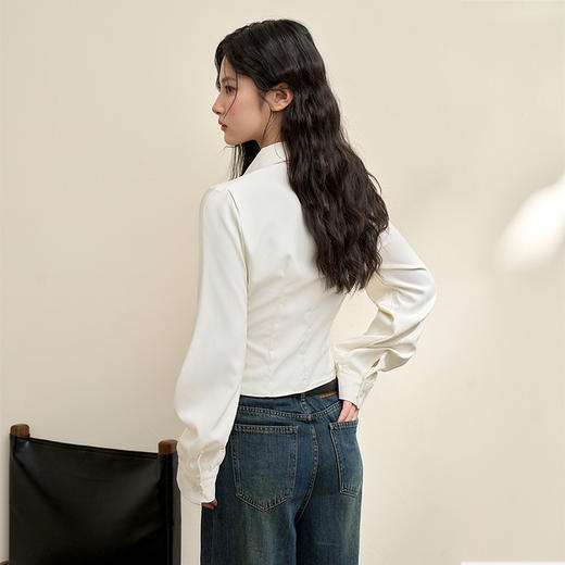 西遇HK小众设计感掐腰白衬衫秋季新款女轻奢高级感法式上衣SS140740 商品图4