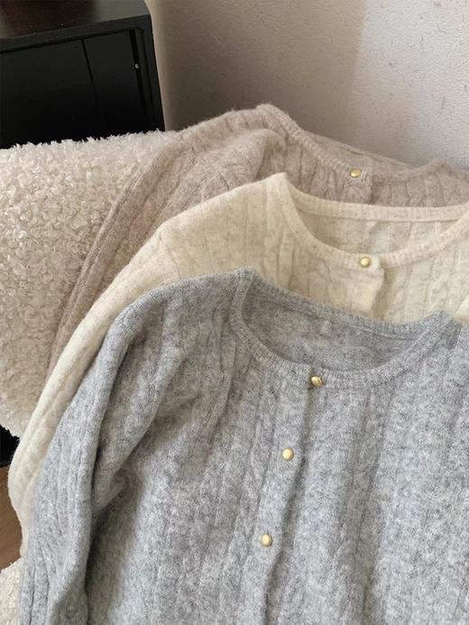 比羊绒还软的开衫 商品图0